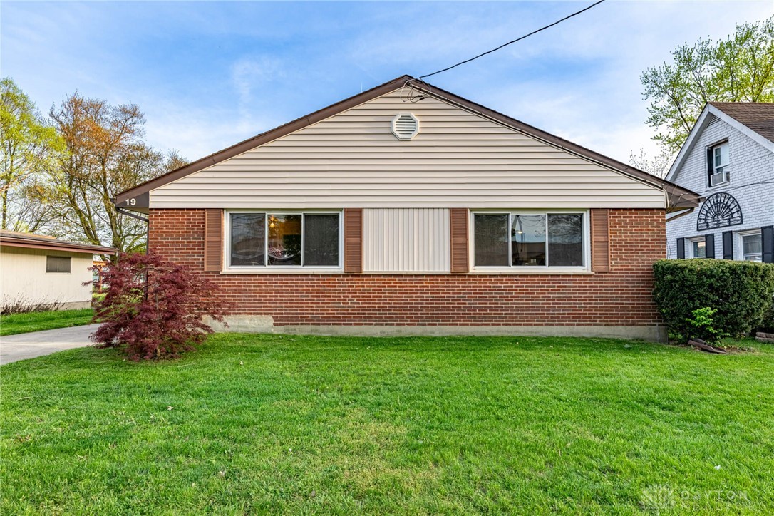 19 Desales Avenue
