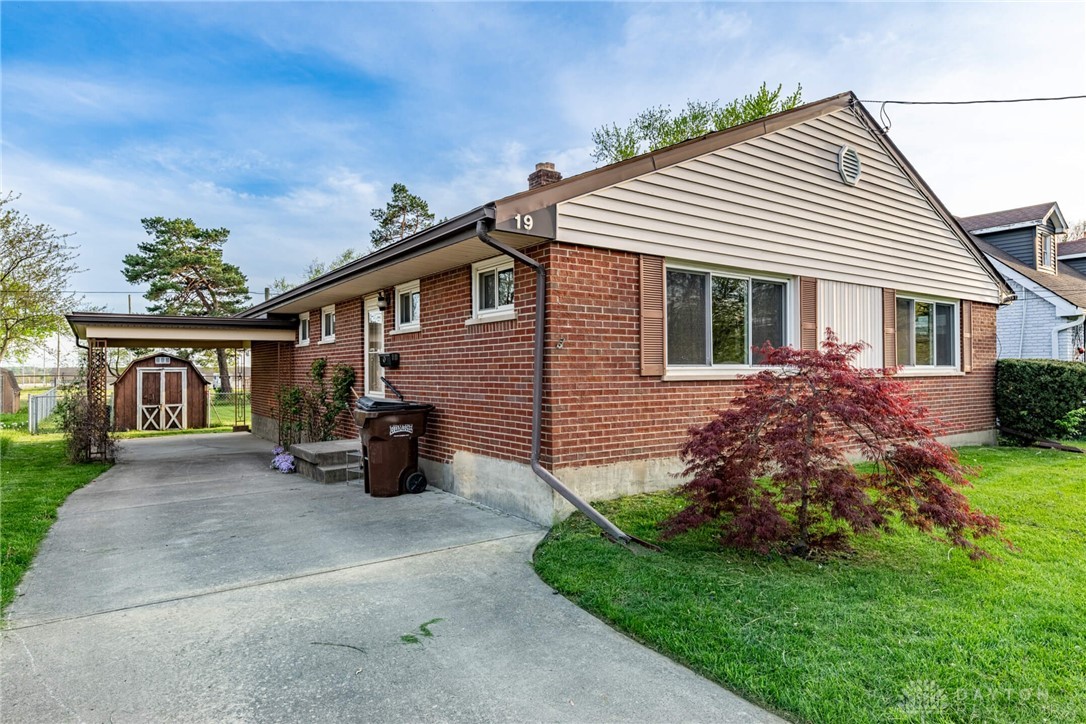 19 Desales Avenue