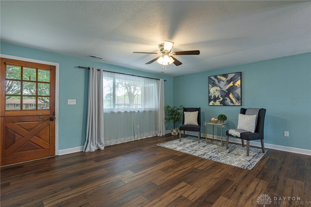 1172 Bay Lane