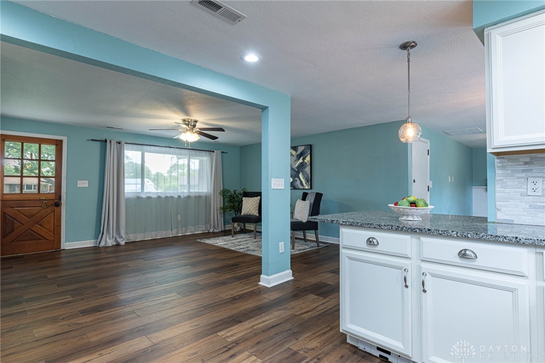 1172 Bay Lane