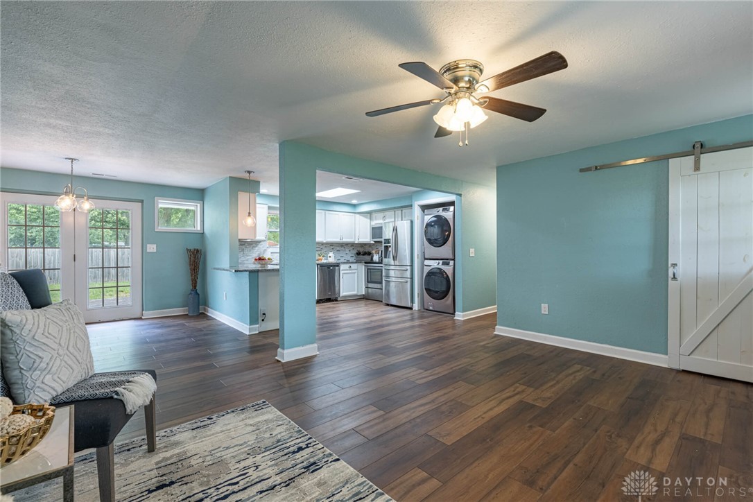 1172 Bay Lane