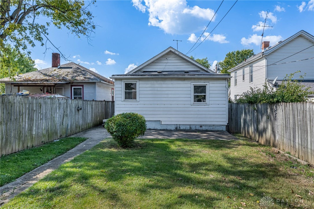 1136 Kahn Avenue