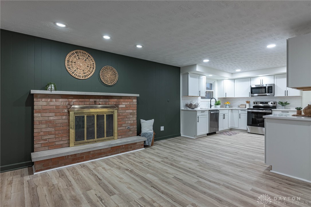 289 Hollywood Boulevard