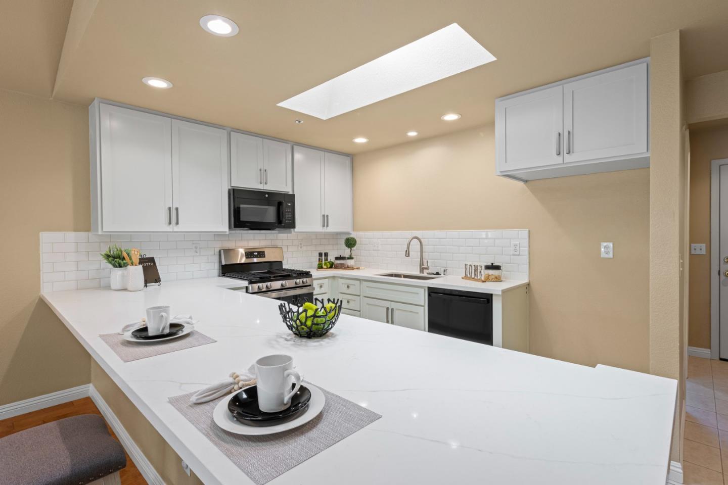 17437 Calle Del Sol