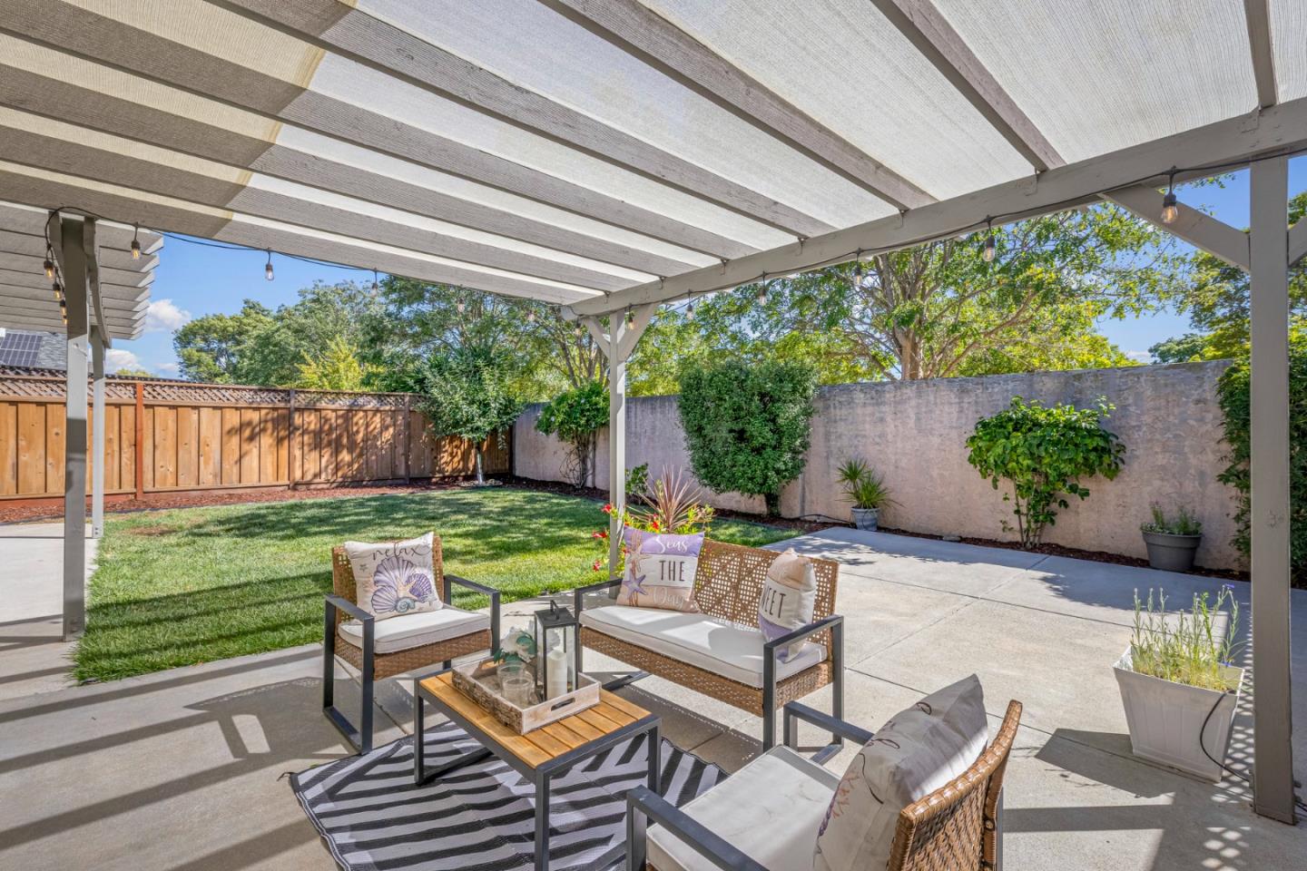 17437 Calle Del Sol