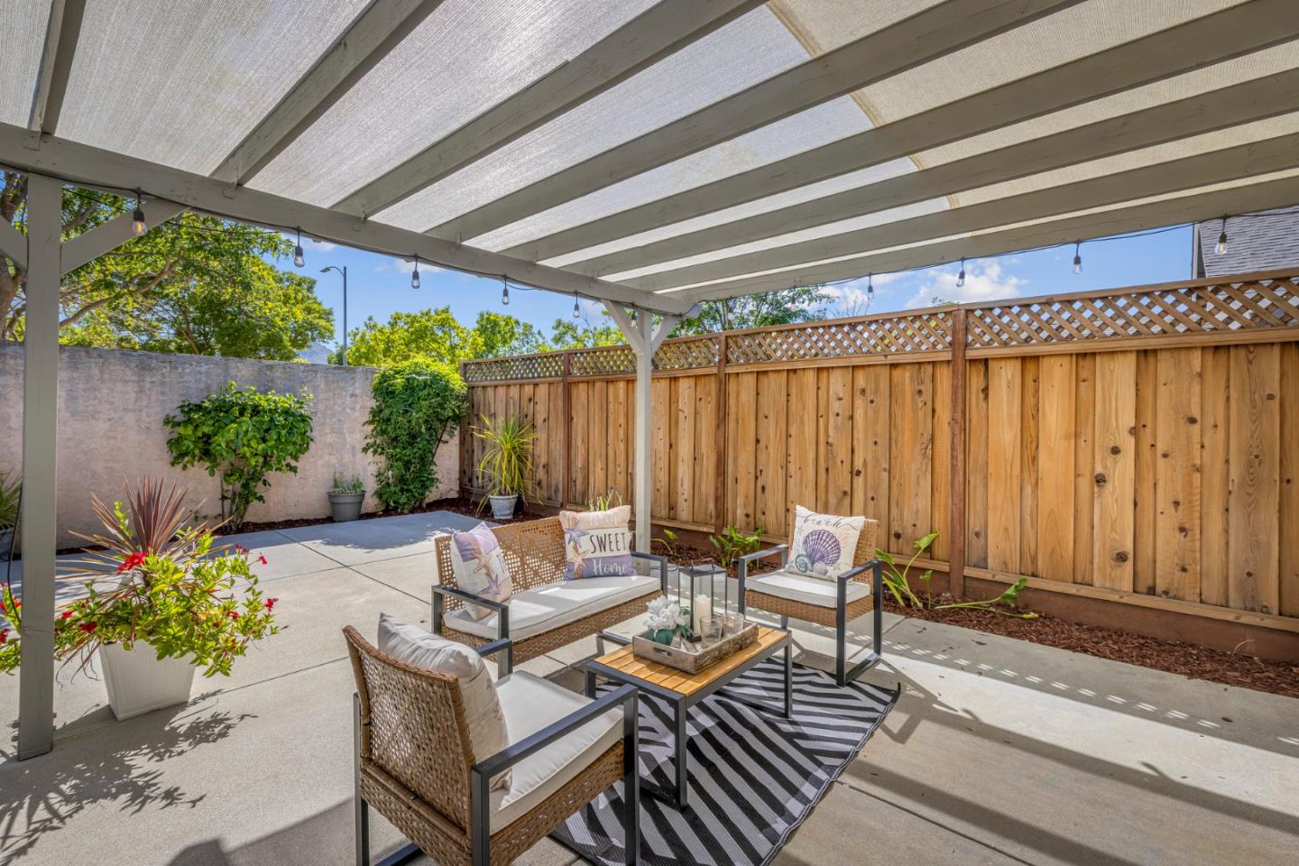 17437 Calle Del Sol
