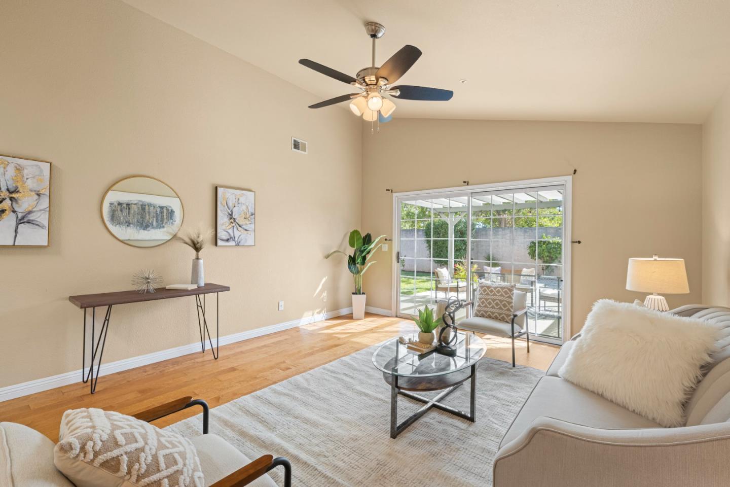 17437 Calle Del Sol