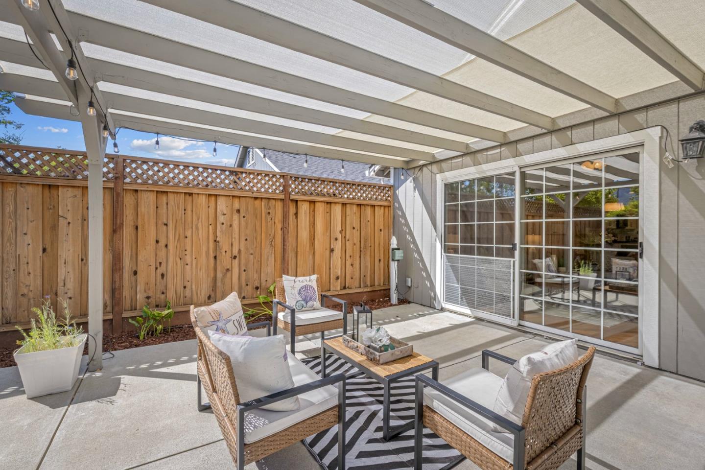 17437 Calle Del Sol