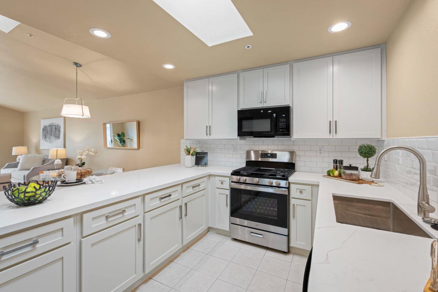 17437 Calle Del Sol