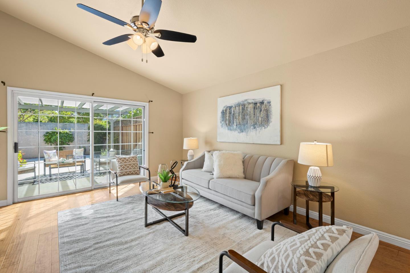 17437 Calle Del Sol