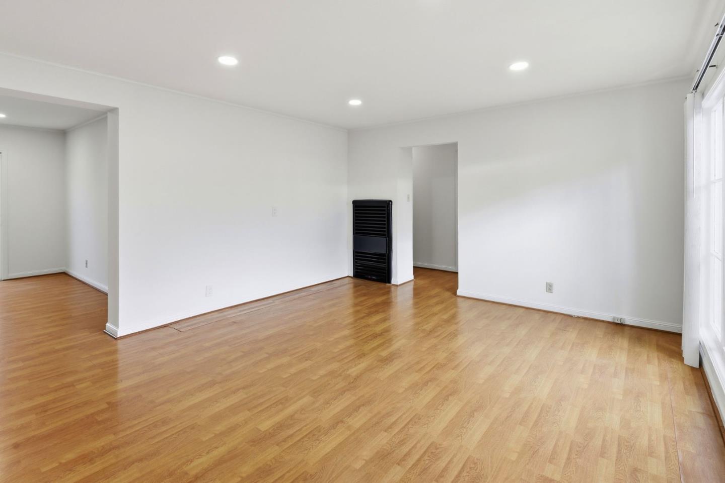851 Beechwood DR
