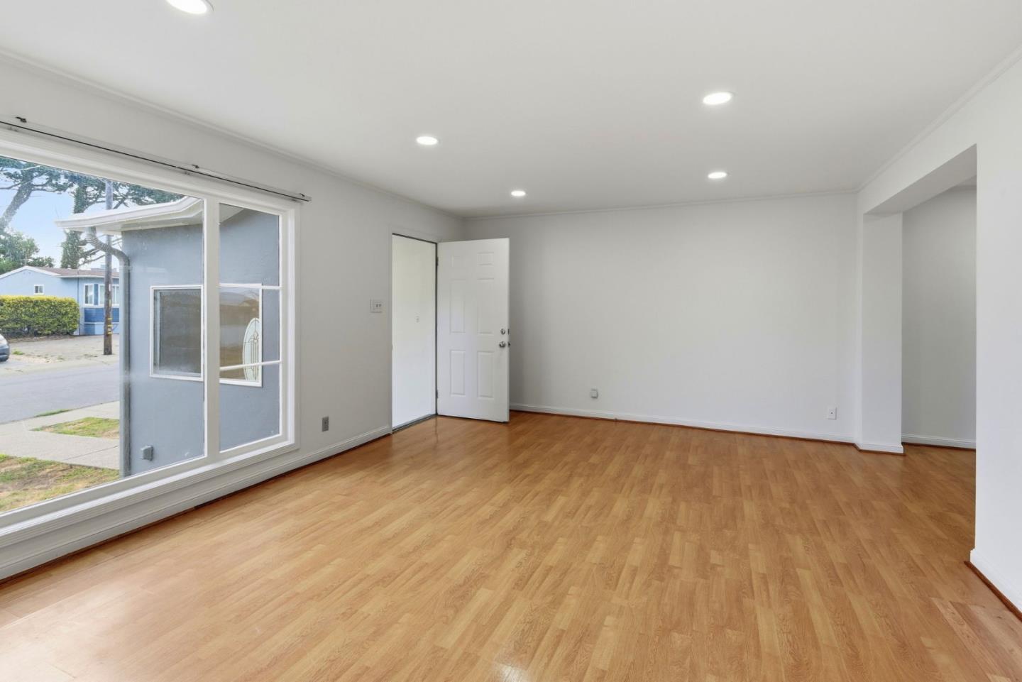 851 Beechwood DR