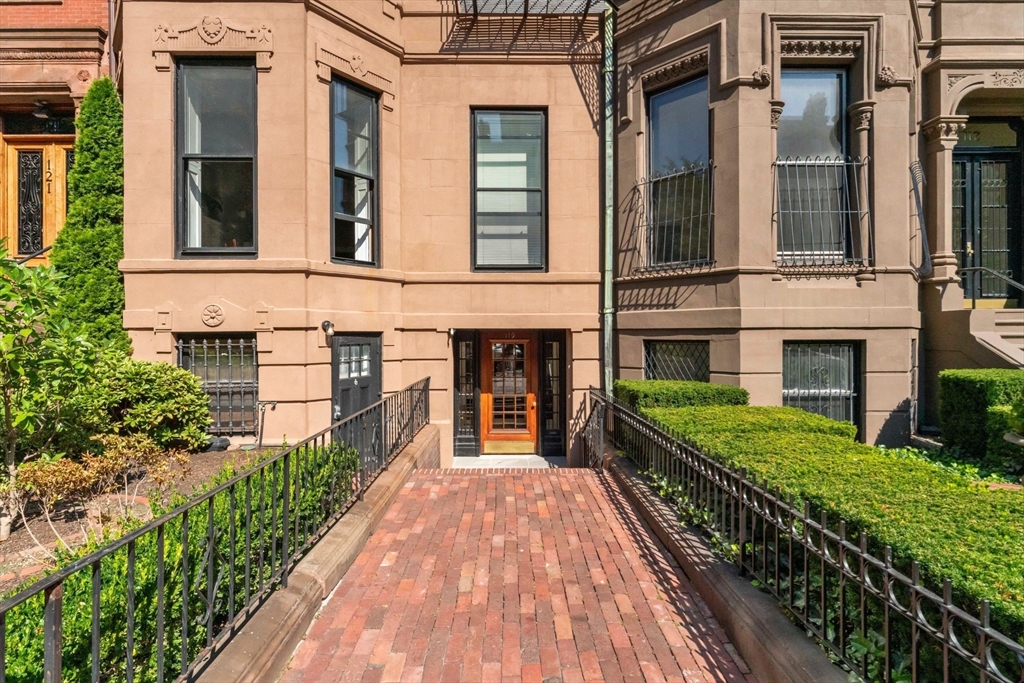 119 Marlborough St # 6