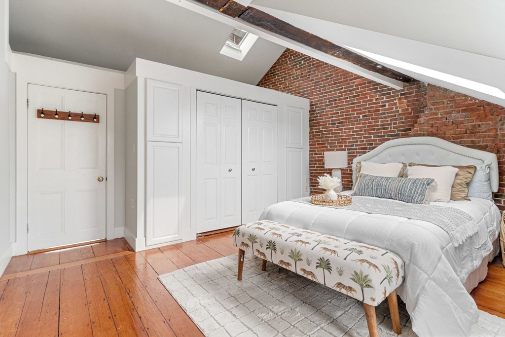 21 Harvard St # 4