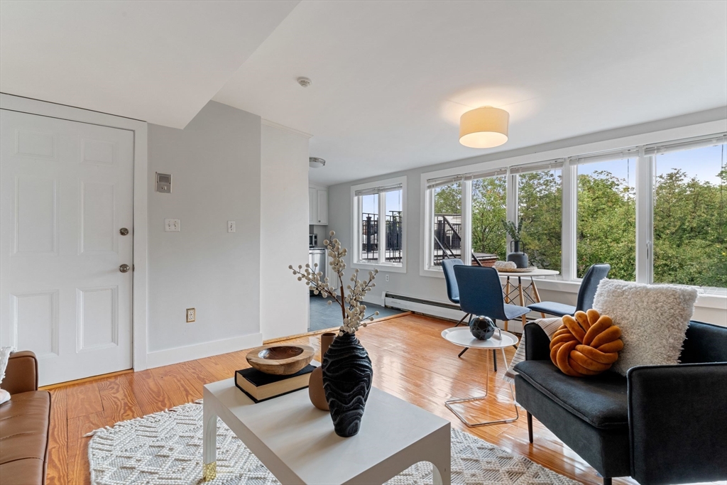 21 Harvard St # 4
