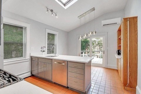 67 Chestnut Street # B