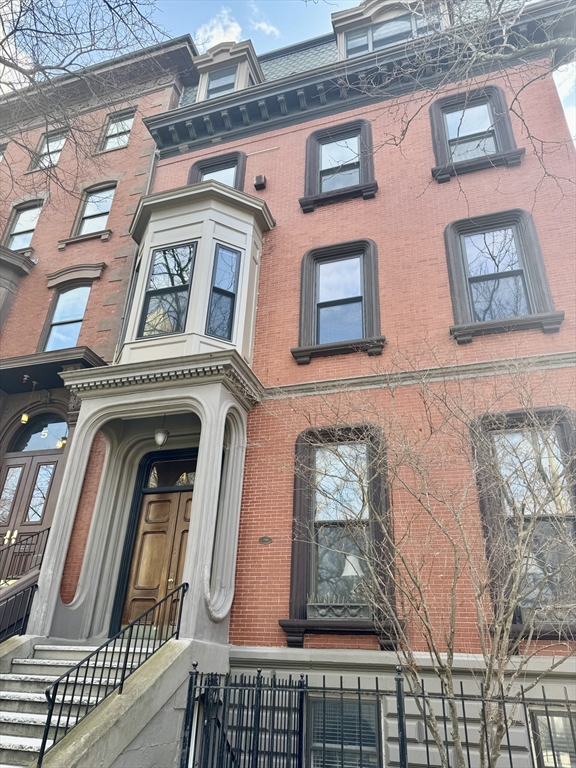 4 Monument Square # 6