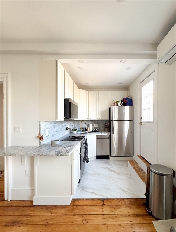 49 Elm Street # 3 Unit: PH-3