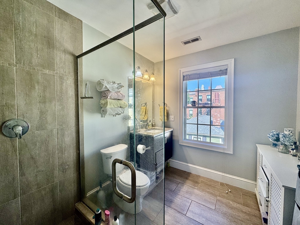 47 Soley St # 3