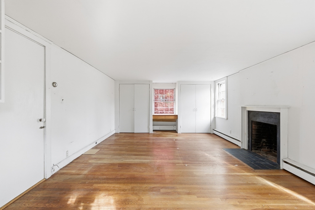 12-14 Gray Gardens W