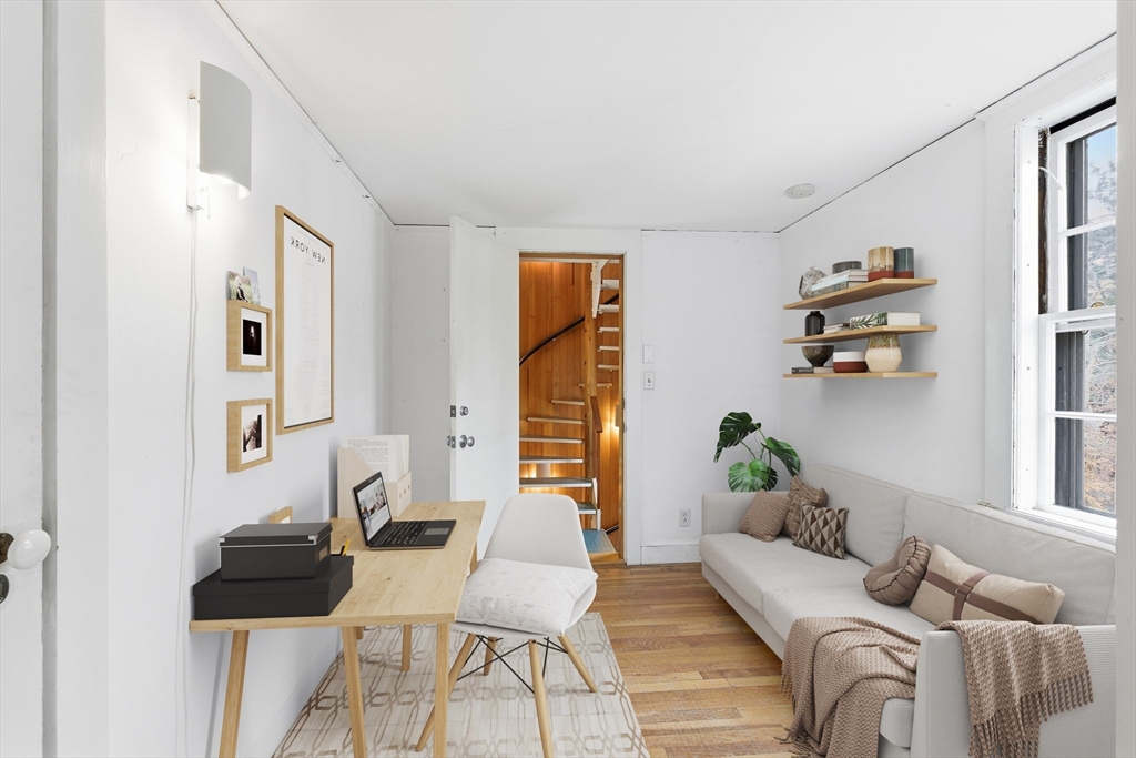 12-14 Gray Gardens W