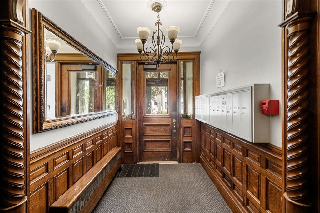 511 Beacon St # 11 Unit: F-11