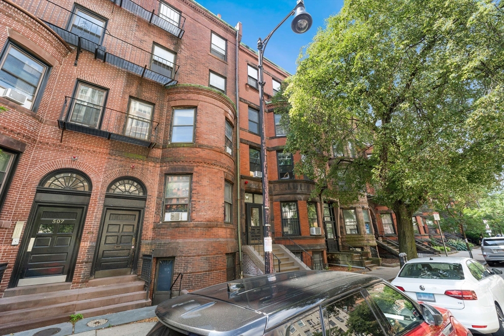 511 Beacon St # 11 Unit: F-11