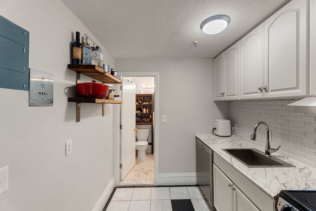 511 Beacon St # 11 Unit: F-11