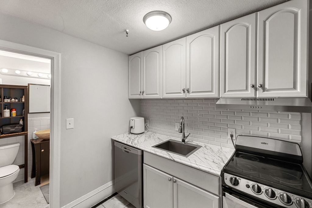 511 Beacon St # 11 Unit: F-11