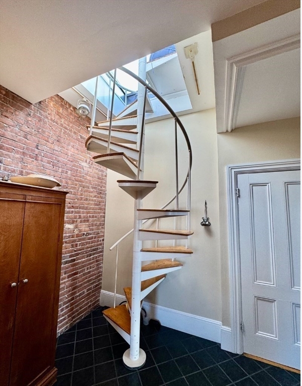 4 Monument Square PH