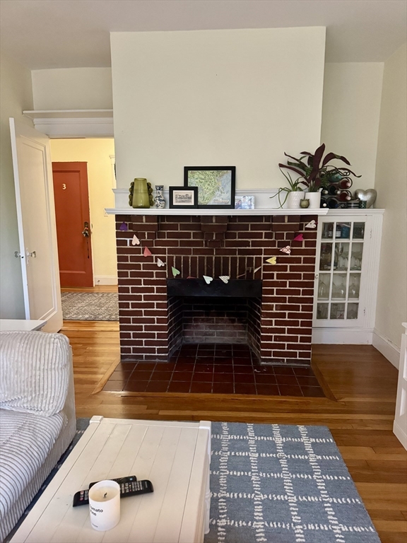 38 Linnaean Street # 3