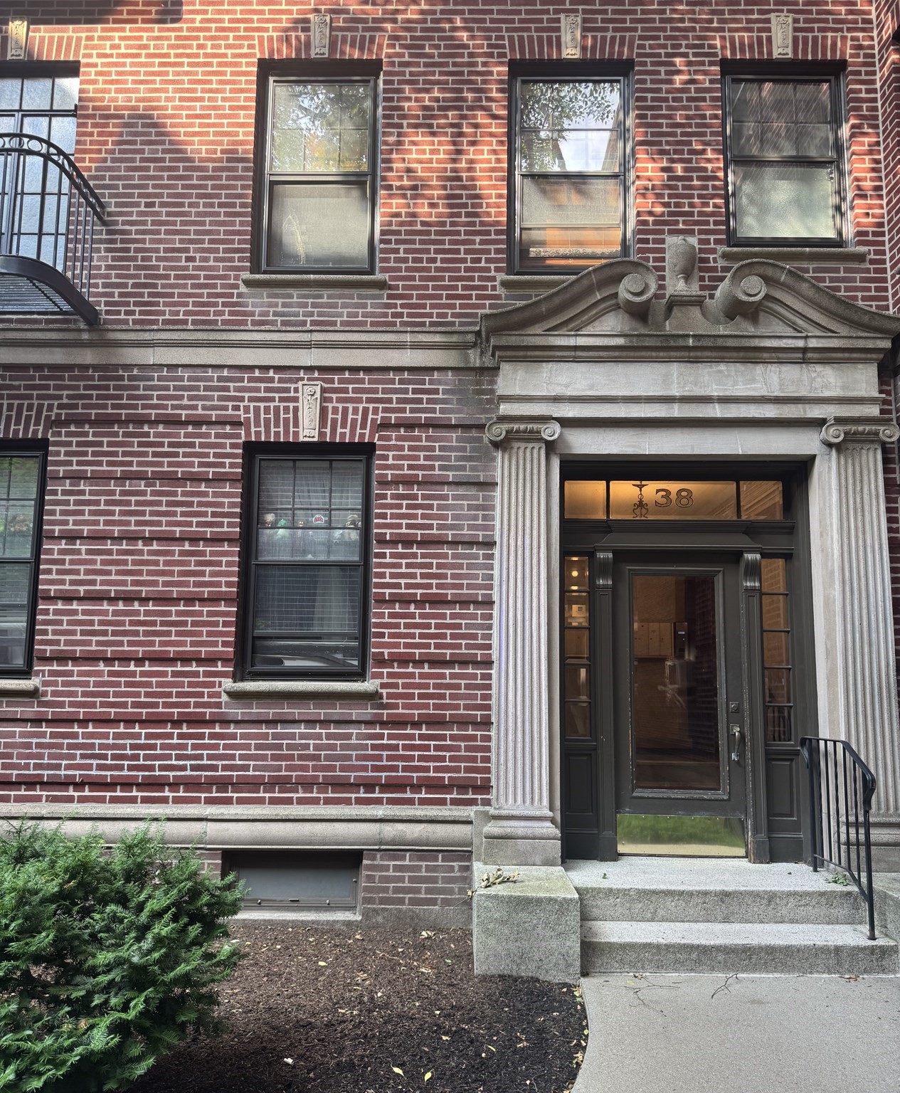 38 Linnaean Street # 3