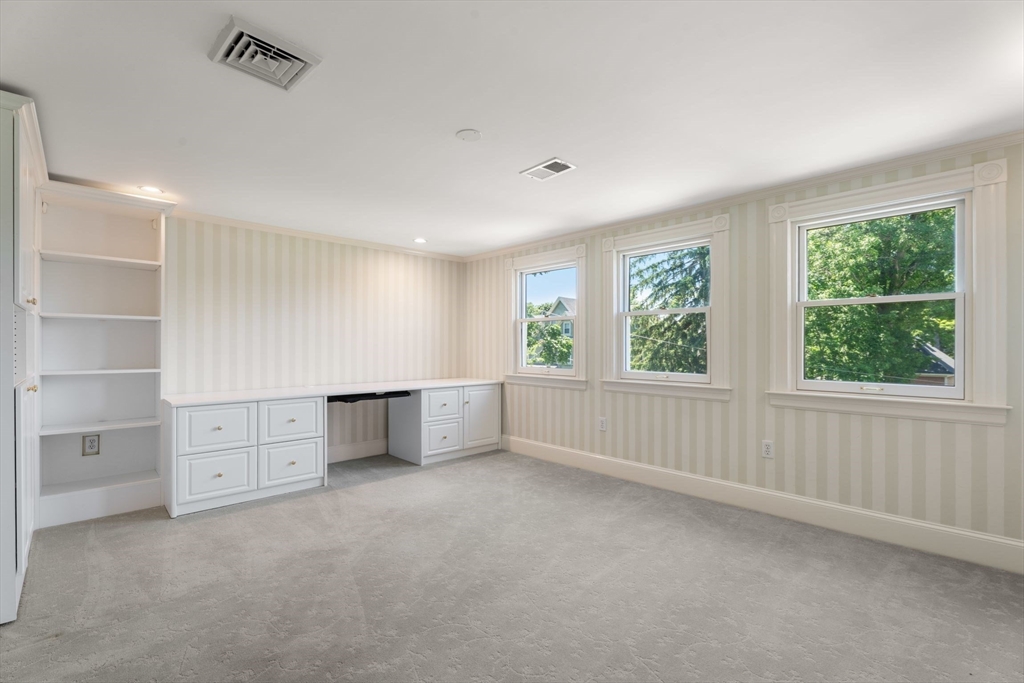 40 Goden St