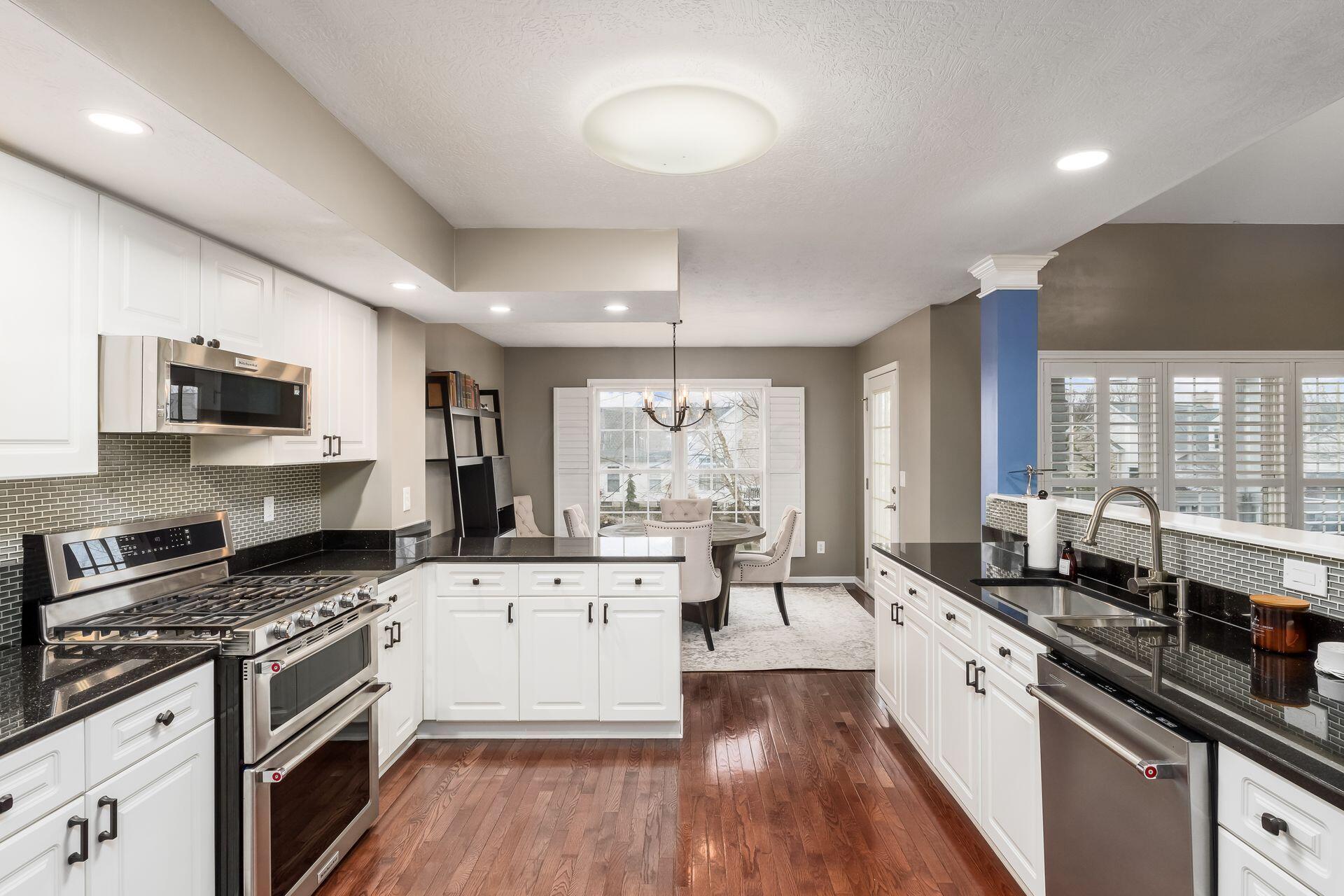 1204 Sanctuary Place, 35