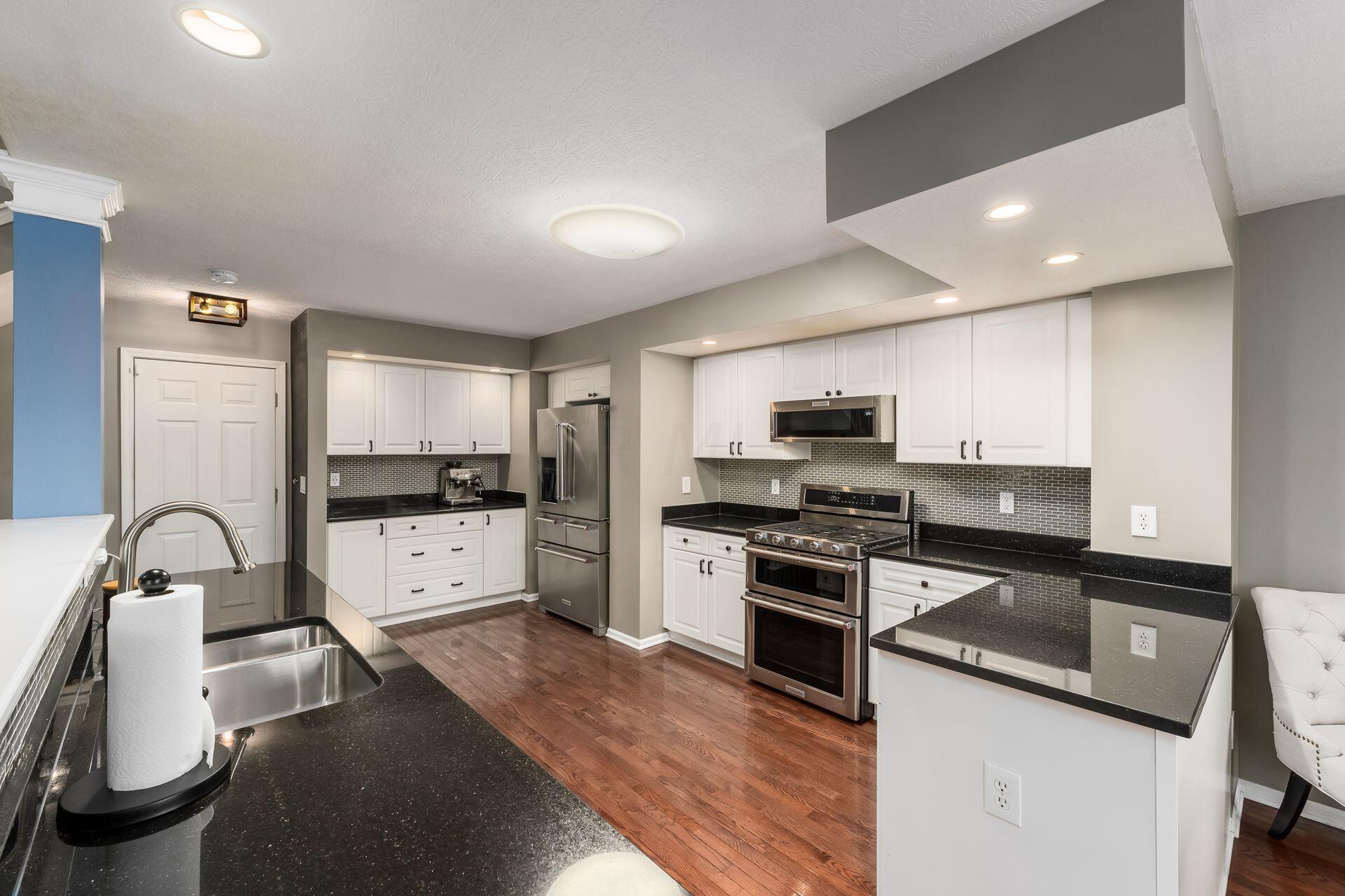 1204 Sanctuary Place, 35