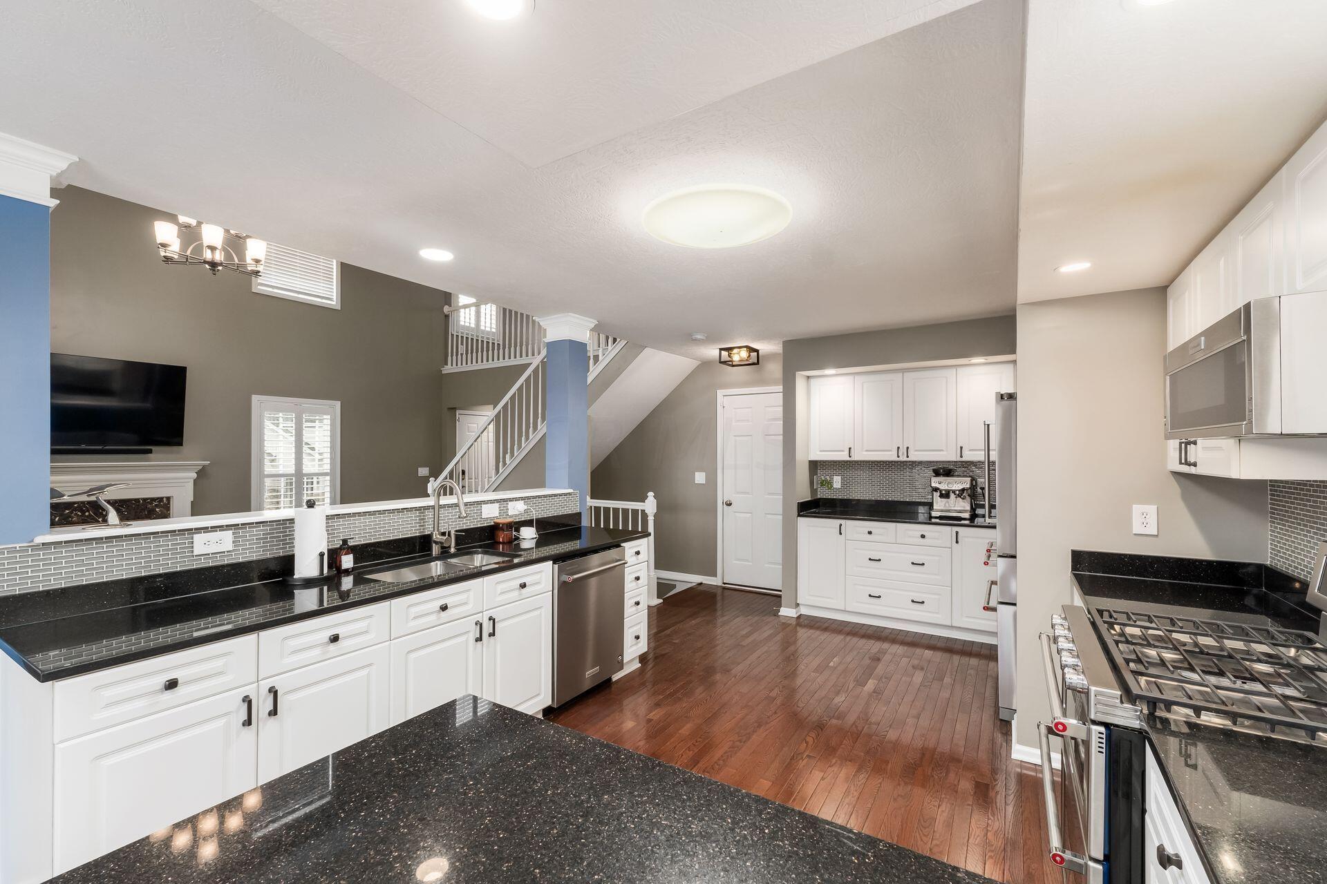 1204 Sanctuary Place, 35