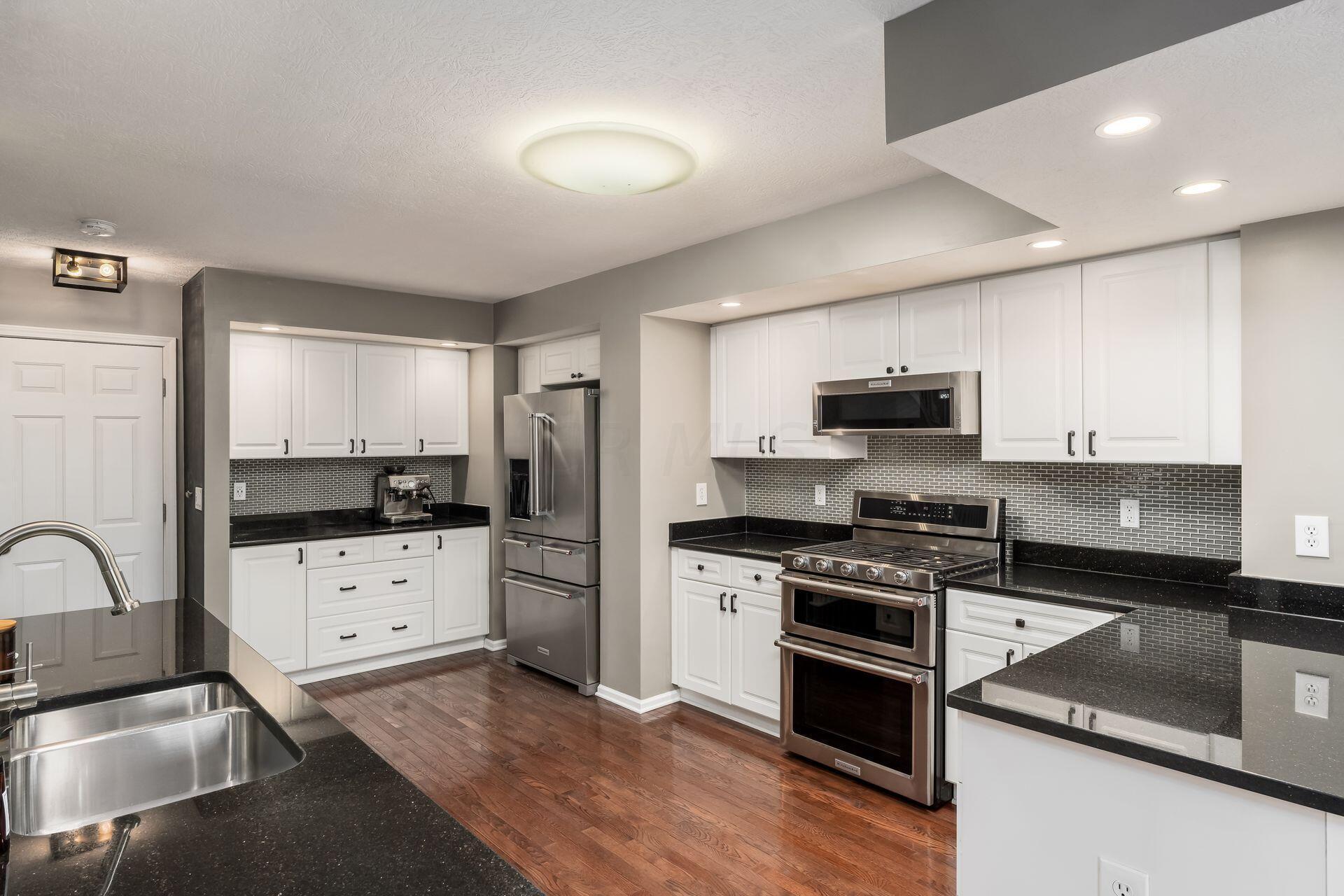 1204 Sanctuary Place, 35