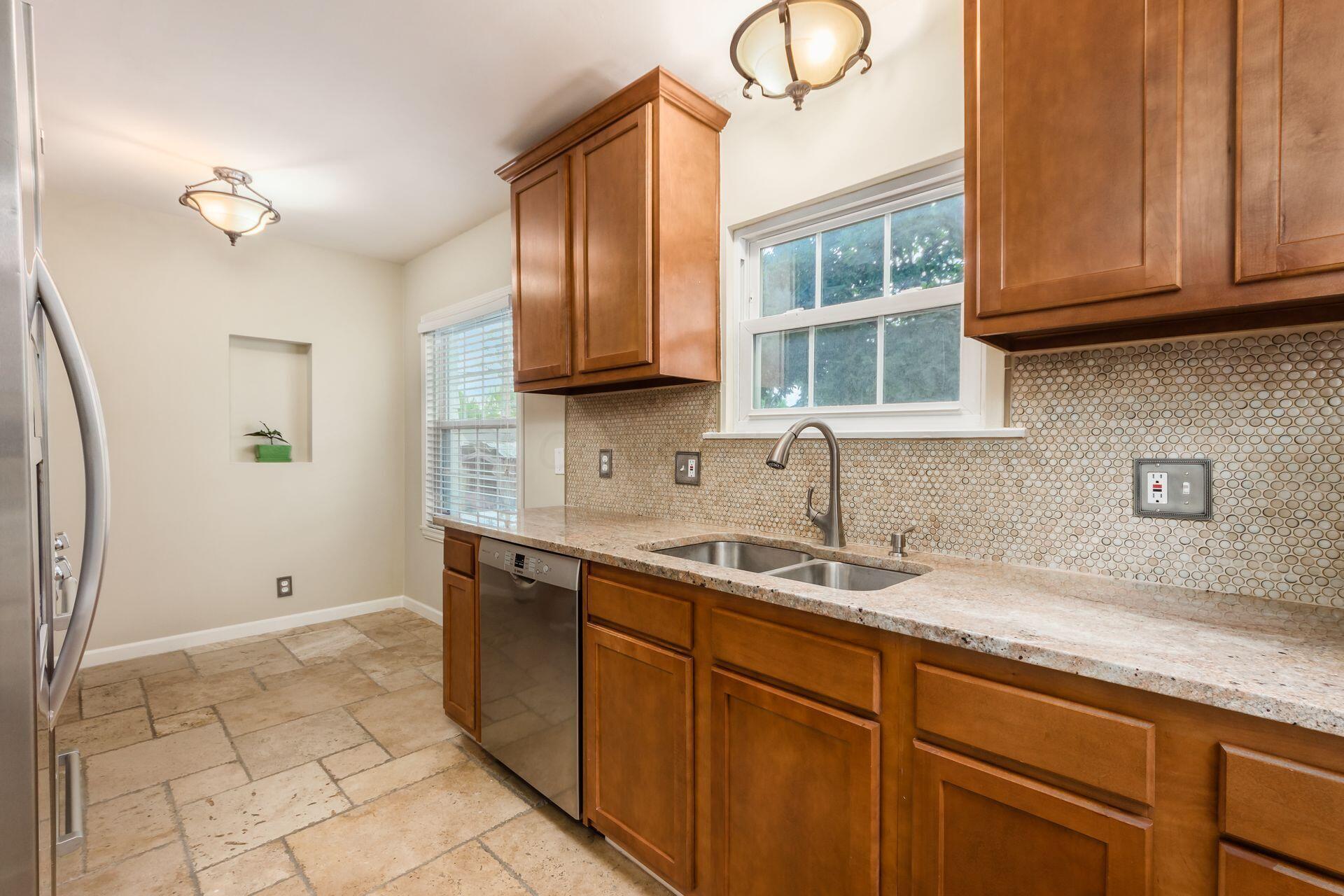 360 E Jeffrey Place