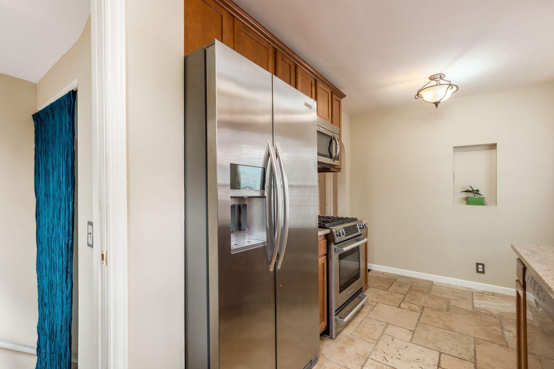 360 E Jeffrey Place