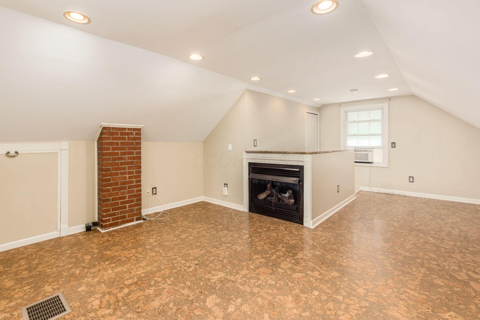 360 E Jeffrey Place