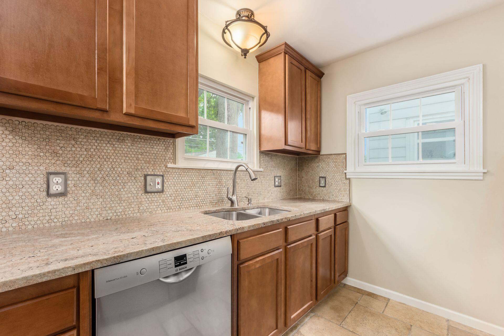 360 E Jeffrey Place