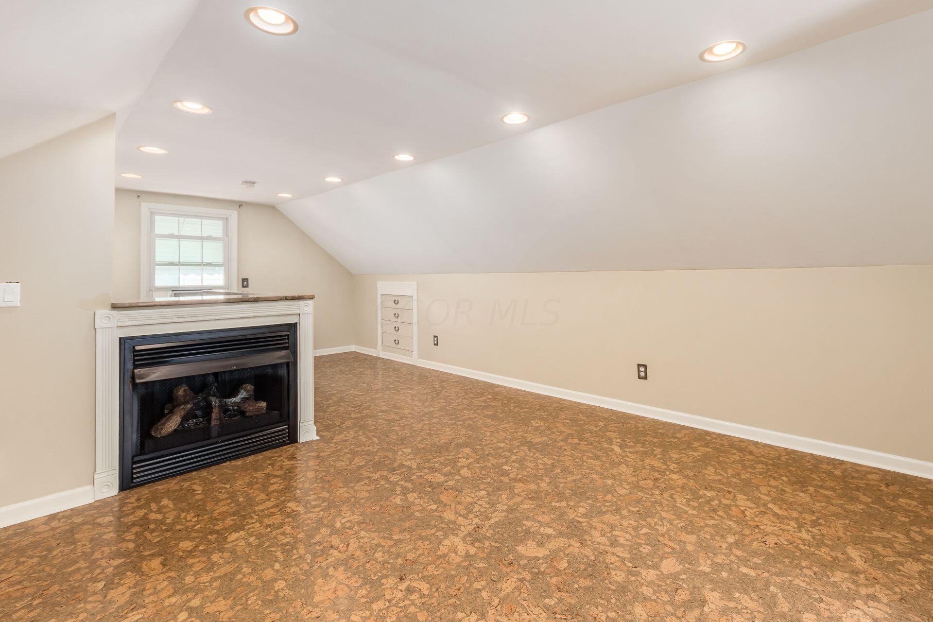 360 E Jeffrey Place