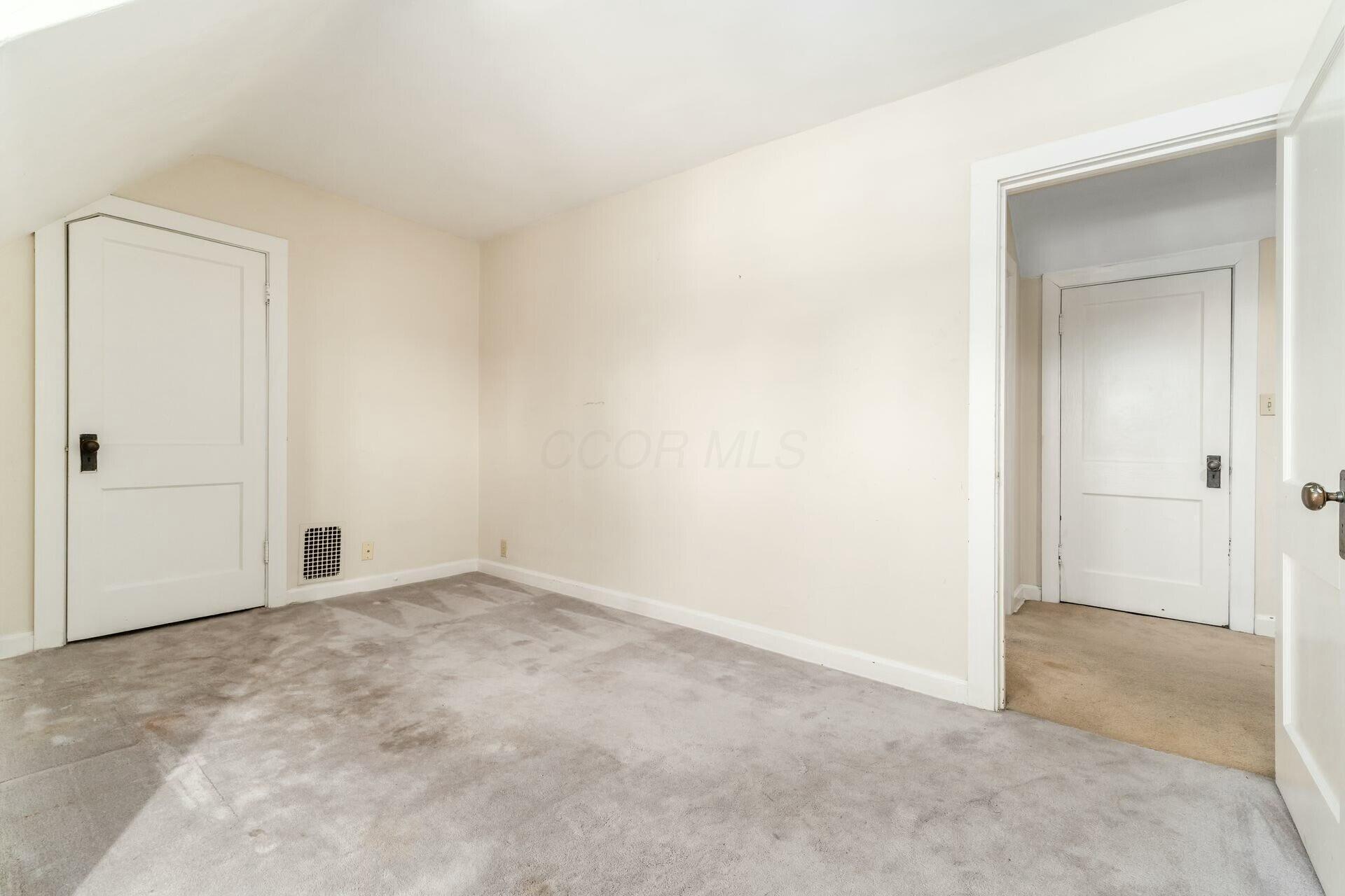 32 Brunson Avenue, 10