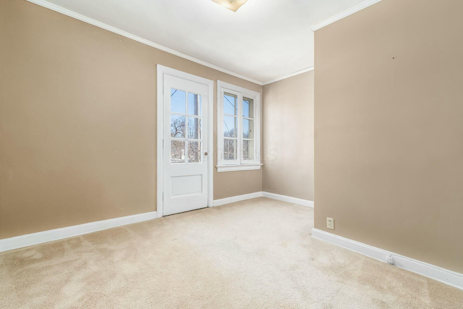 32 Brunson Avenue, 10
