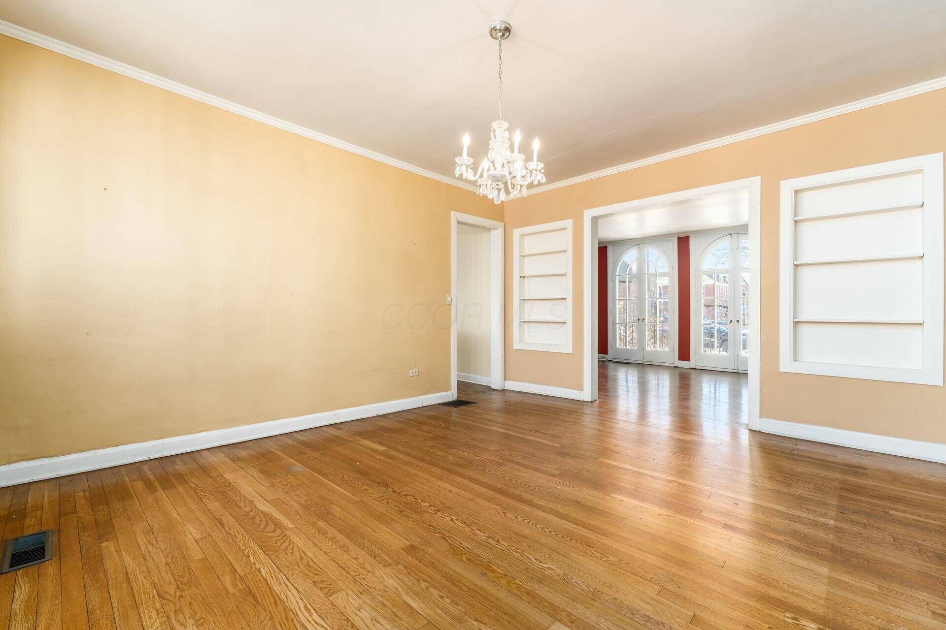 32 Brunson Avenue, 10
