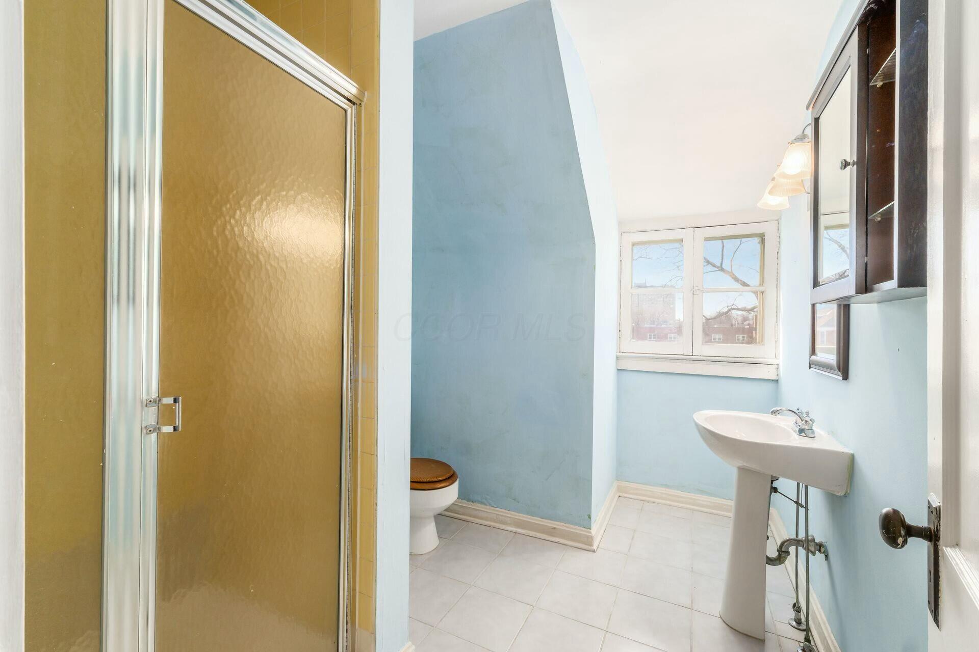 32 Brunson Avenue, 10