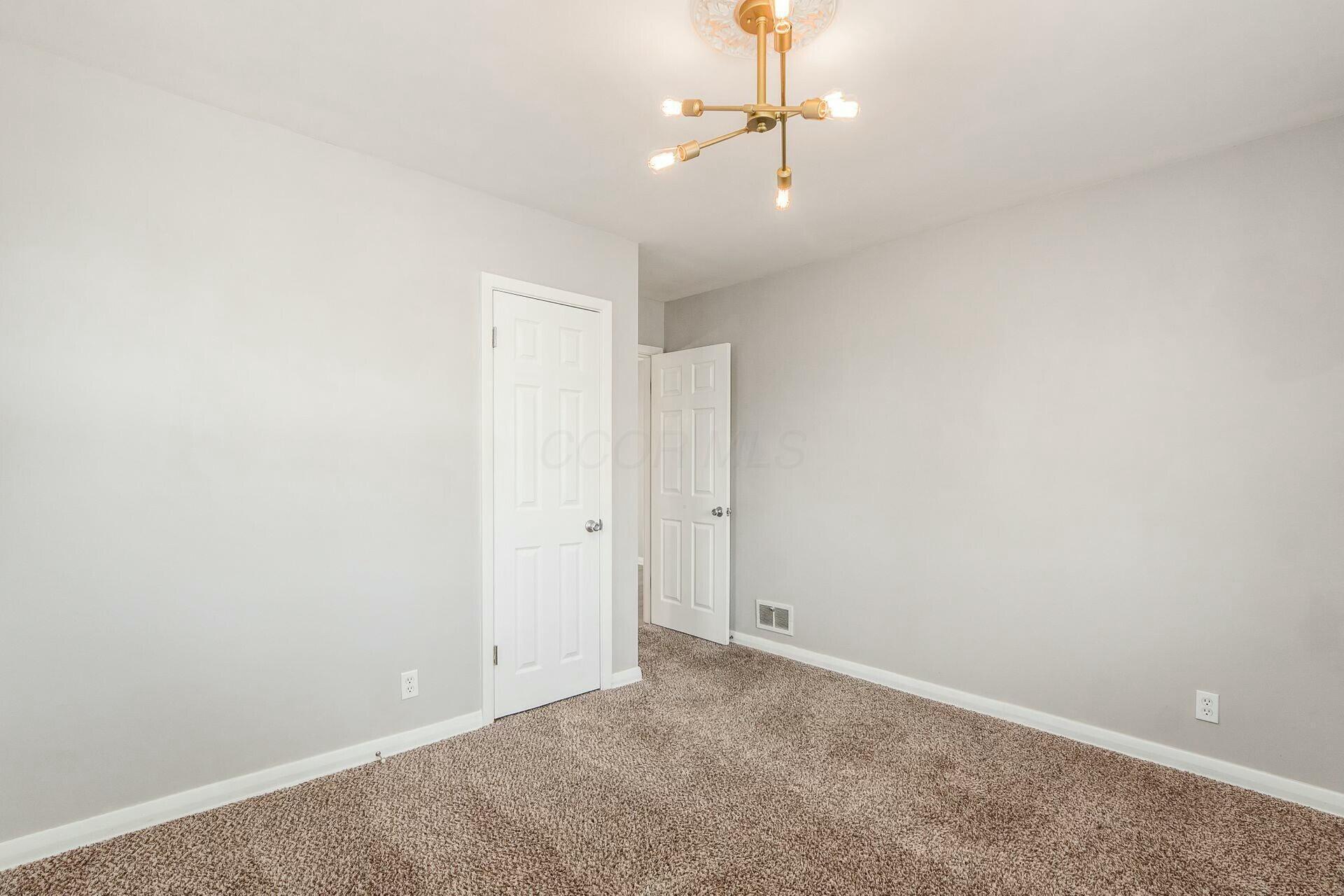 2804 Lakewood Drive