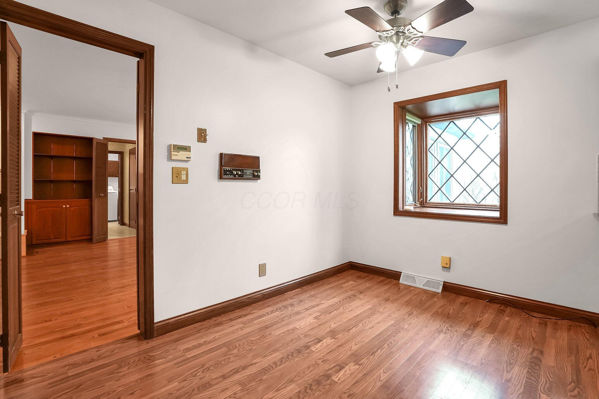 821 Strawberry Hill Road E