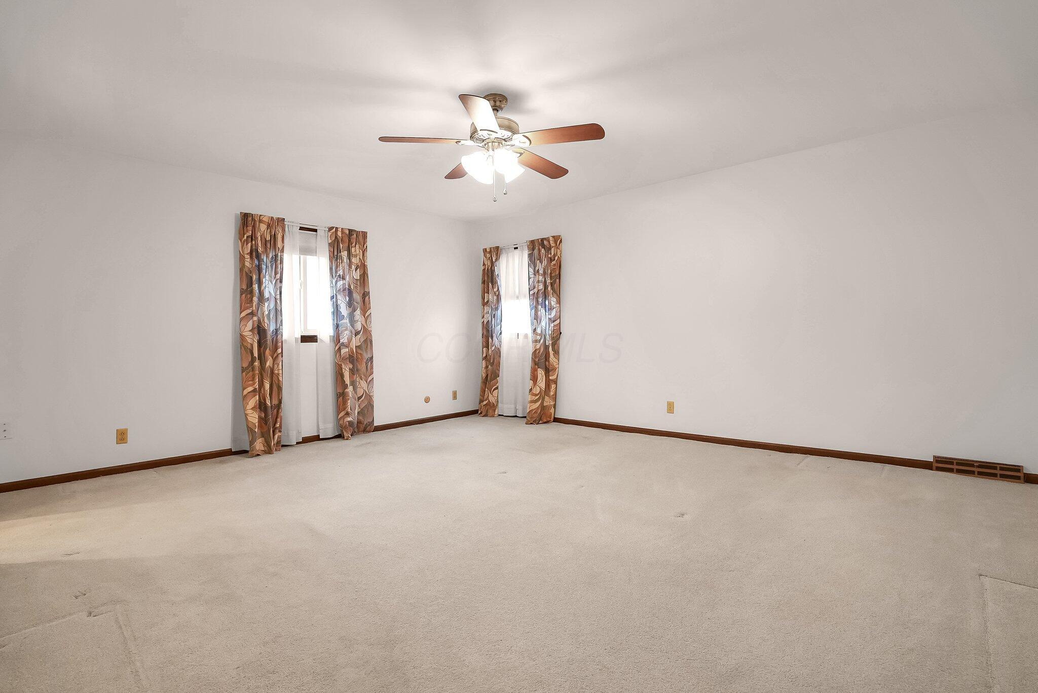 821 Strawberry Hill Road E