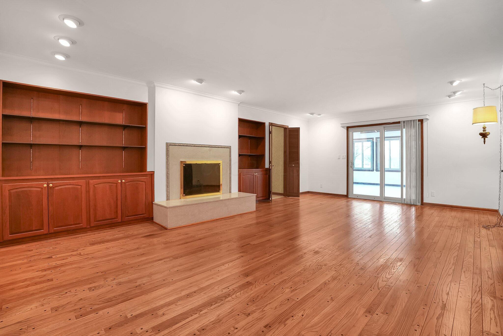 821 Strawberry Hill Road E